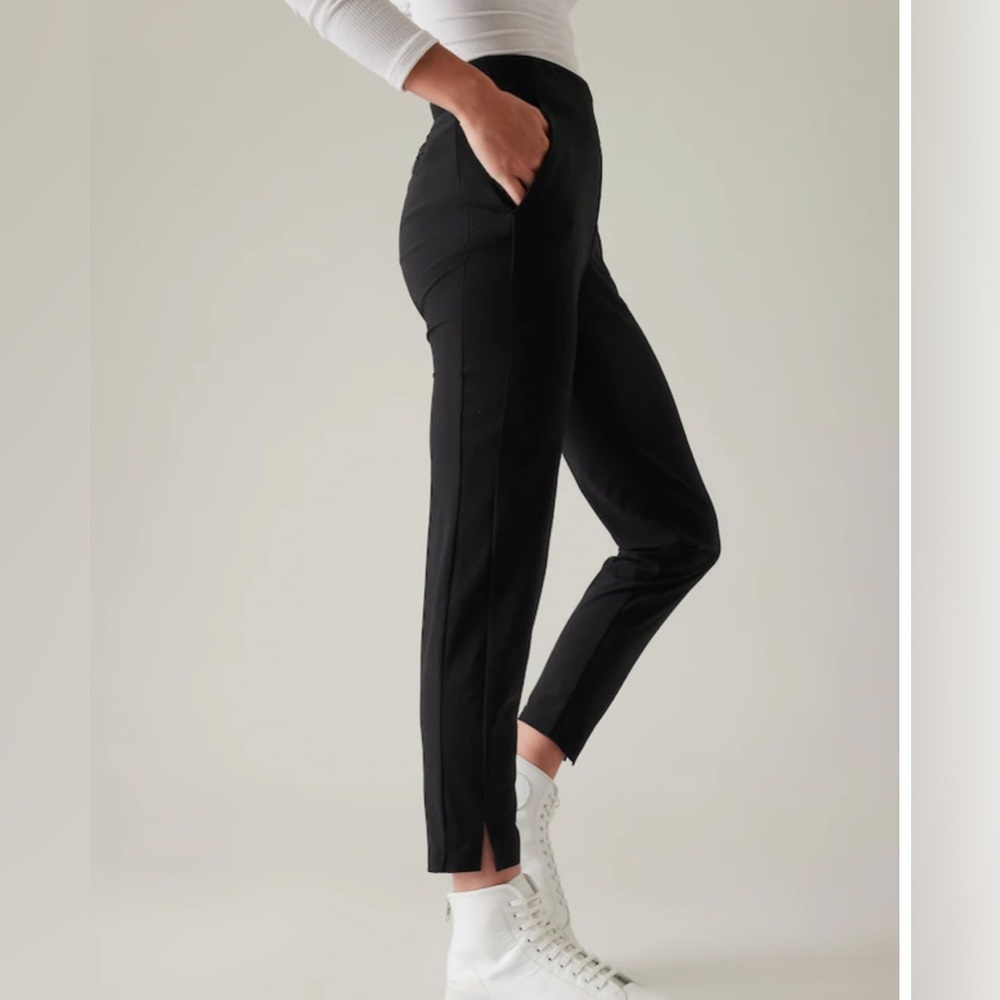 Athleta black Brooklyn cropped pants in size 16